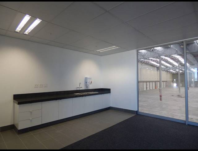 10,847M² WAREHOUSE TO LET IN KRAAIFONTEIN INDUSTRIA